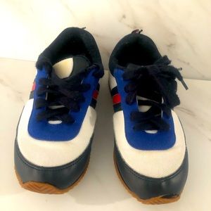 Shoe tommy